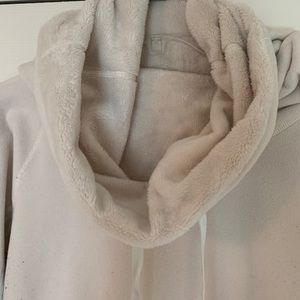 Lululemon pullover fleece lined sweatshirt